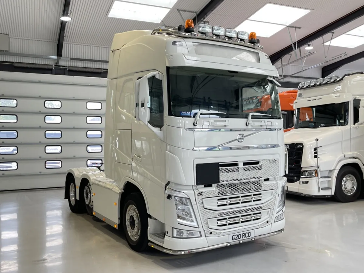 2015 VOLVO FH 500 GLOBETROTTER - Image 1