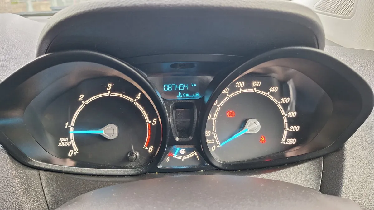 Ford Transit Courier 2022 - Image 3