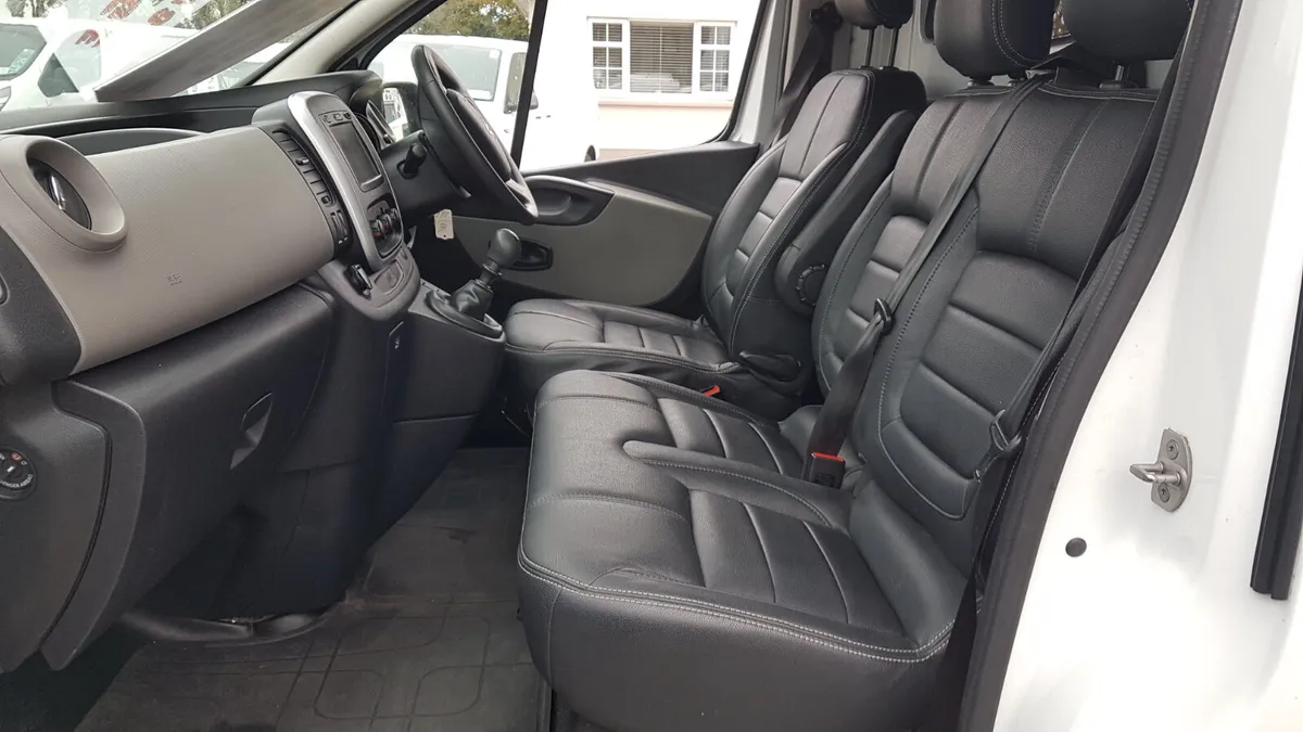 Renault Trafic 192D SWB 90KM HI SPECK VAT INVOICE - Image 4