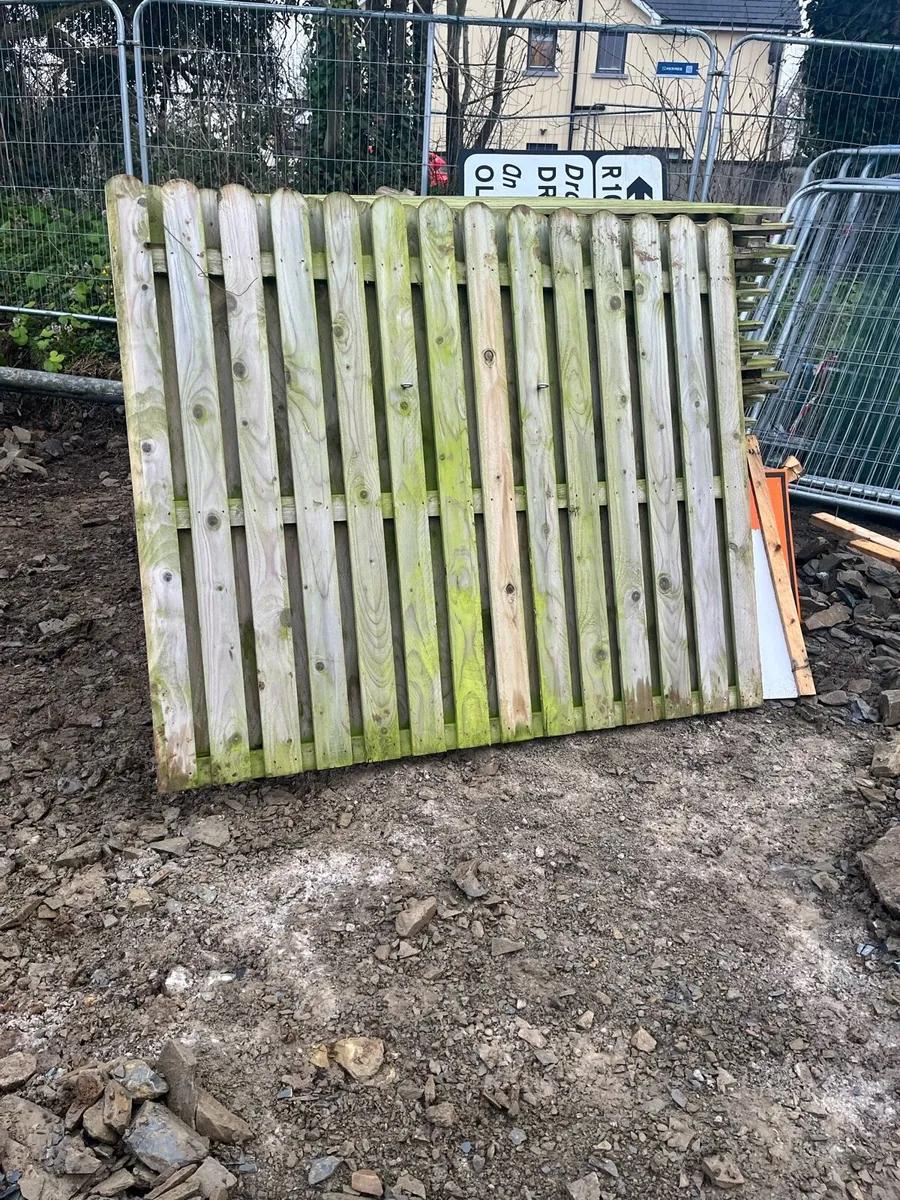 30 double sided fence panel round top