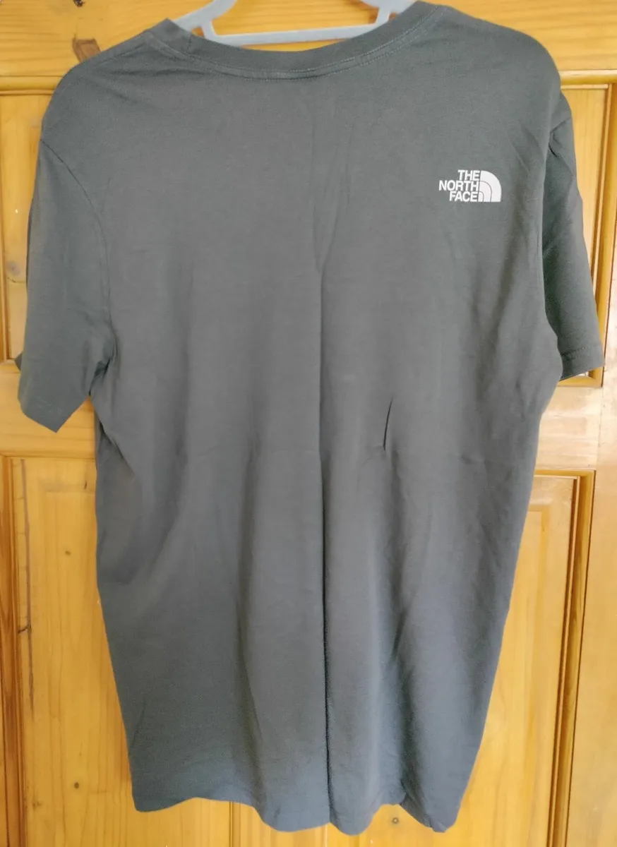 The North Face T shirt L New - Image 3