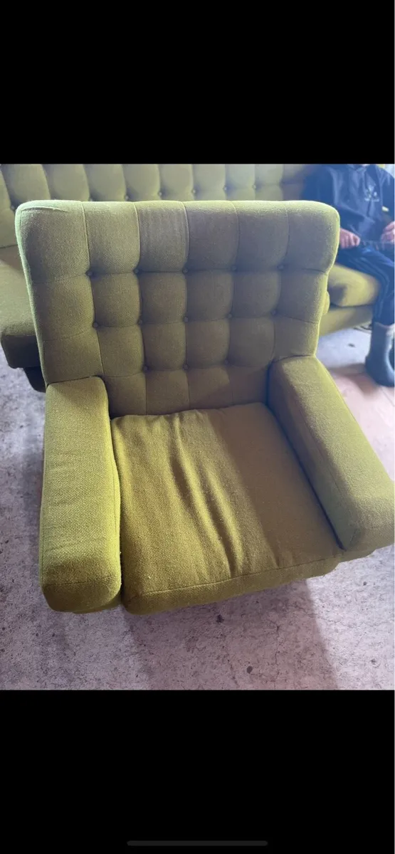 Retro sofa & chairs - Image 1