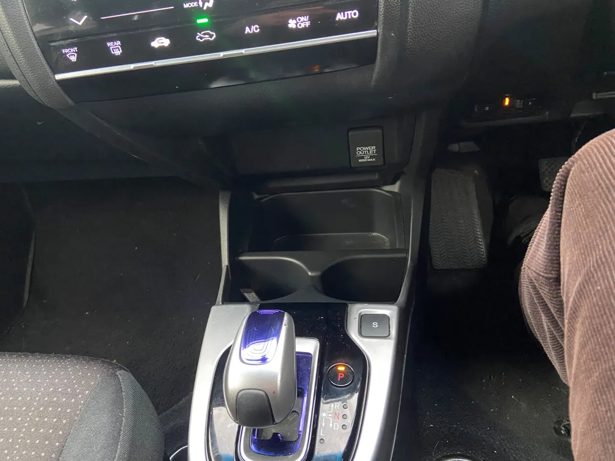 Honda Fit 2016 - Image 2