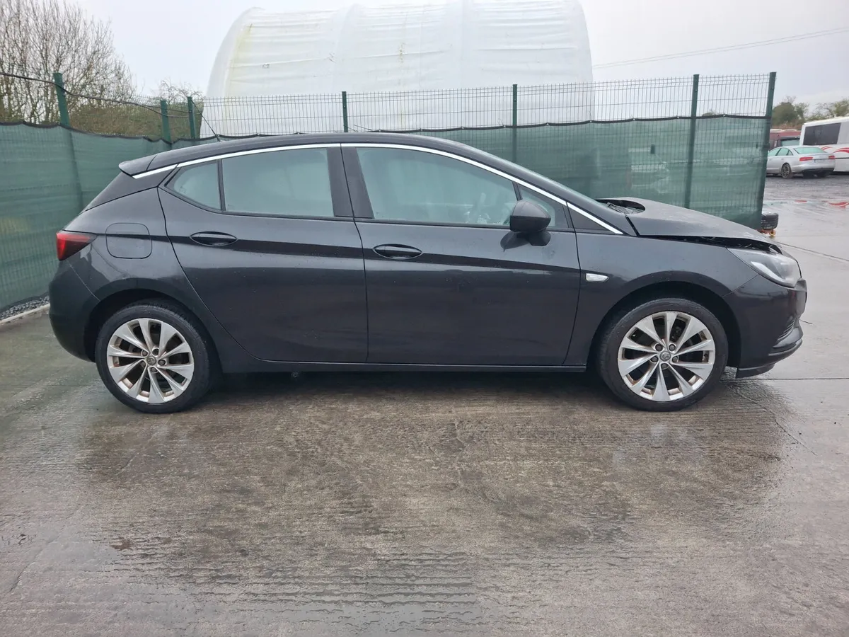 162 Opel Astra  1.4 Petrol - Image 3
