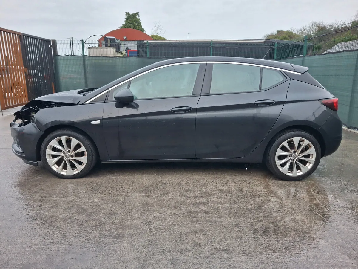 162 Opel Astra  1.4 Petrol - Image 4