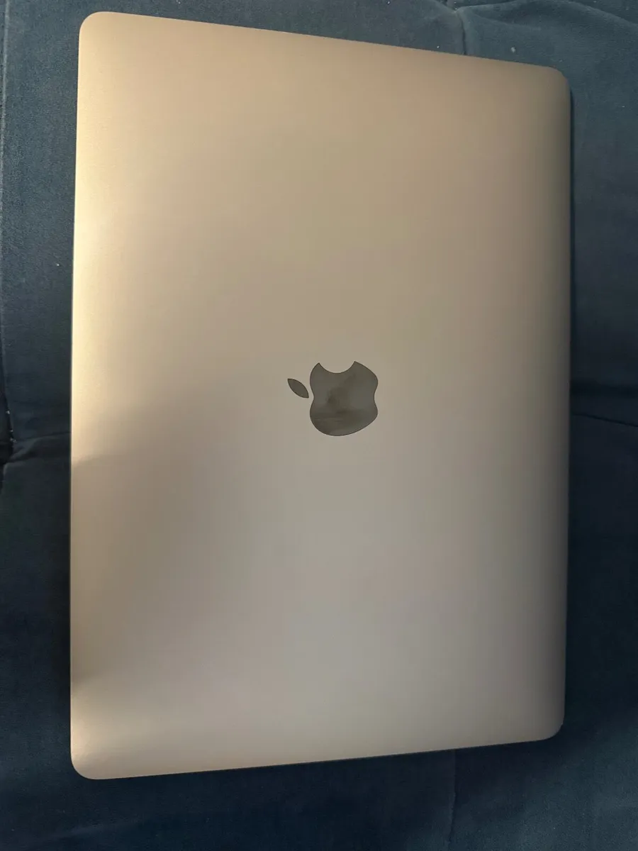 MacBook Pro 13 2019 i5/8GB/128SSD/127c - Image 4