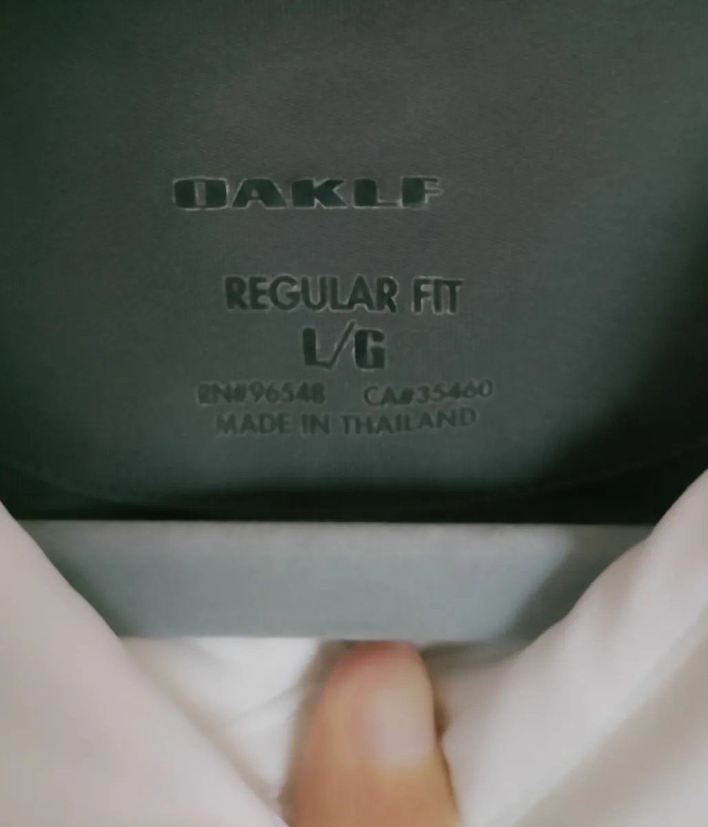 Oakley polo shirt L - Image 2