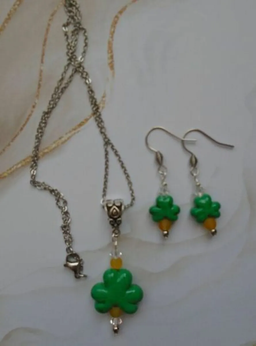 Shamrock jewellery set. Necklace St. Patrick's Day - Image 3