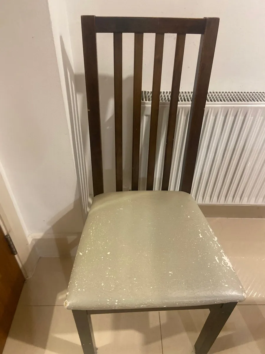 Dining table and chairs - Image 3