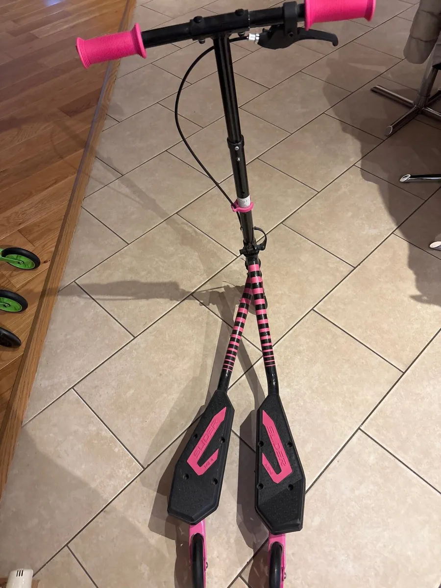 Kids scooter - Image 1