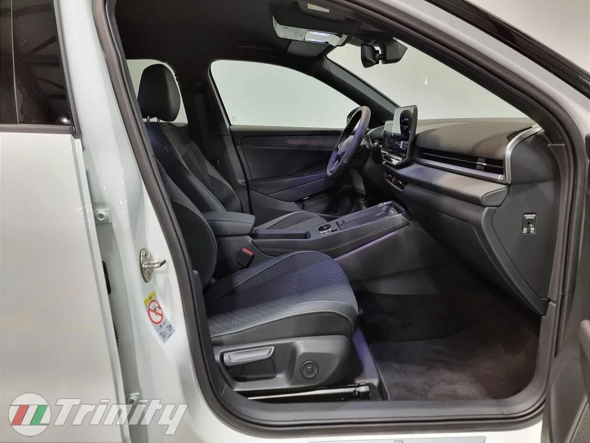 Volkswagen T-Roc **AVAILABLE TO ORDER ** NEW 2026 - Image 4