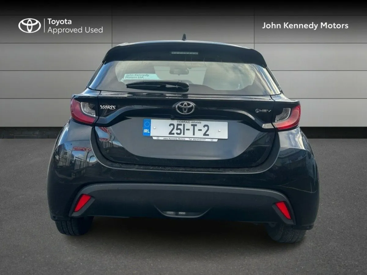 Toyota Yaris Hybrid 115 Luna - Image 4