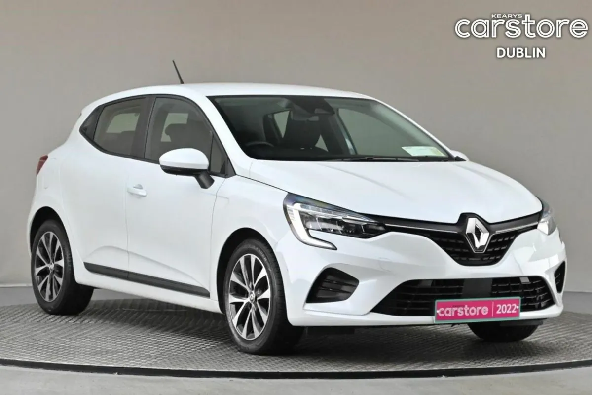 Renault Clio 1.0 TCE ICONIC 90BHP 6SPD **SAT NAV** - Image 1