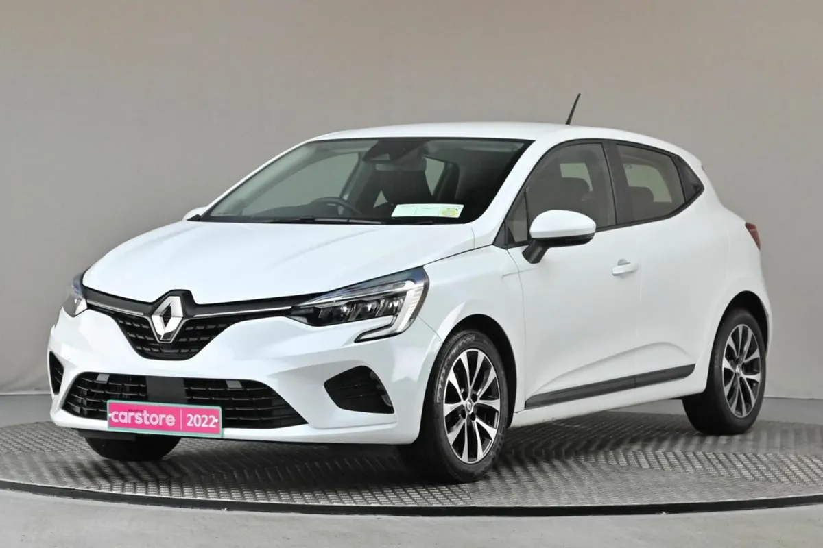 Renault Clio 1.0 TCE ICONIC 90BHP 6SPD **SAT NAV** - Image 4