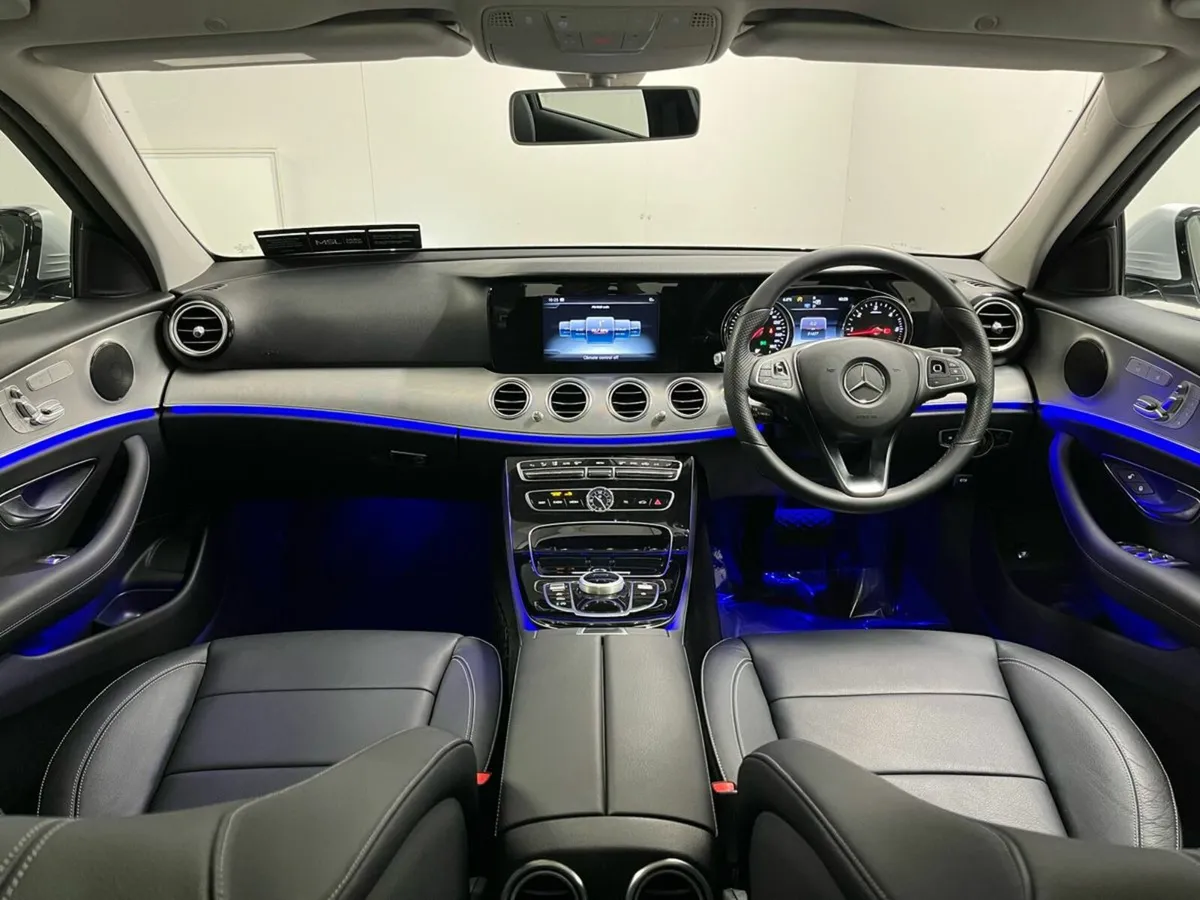 Mercedes-Benz E-Class 220d  Avantgarde - 17 Inch A - Image 4