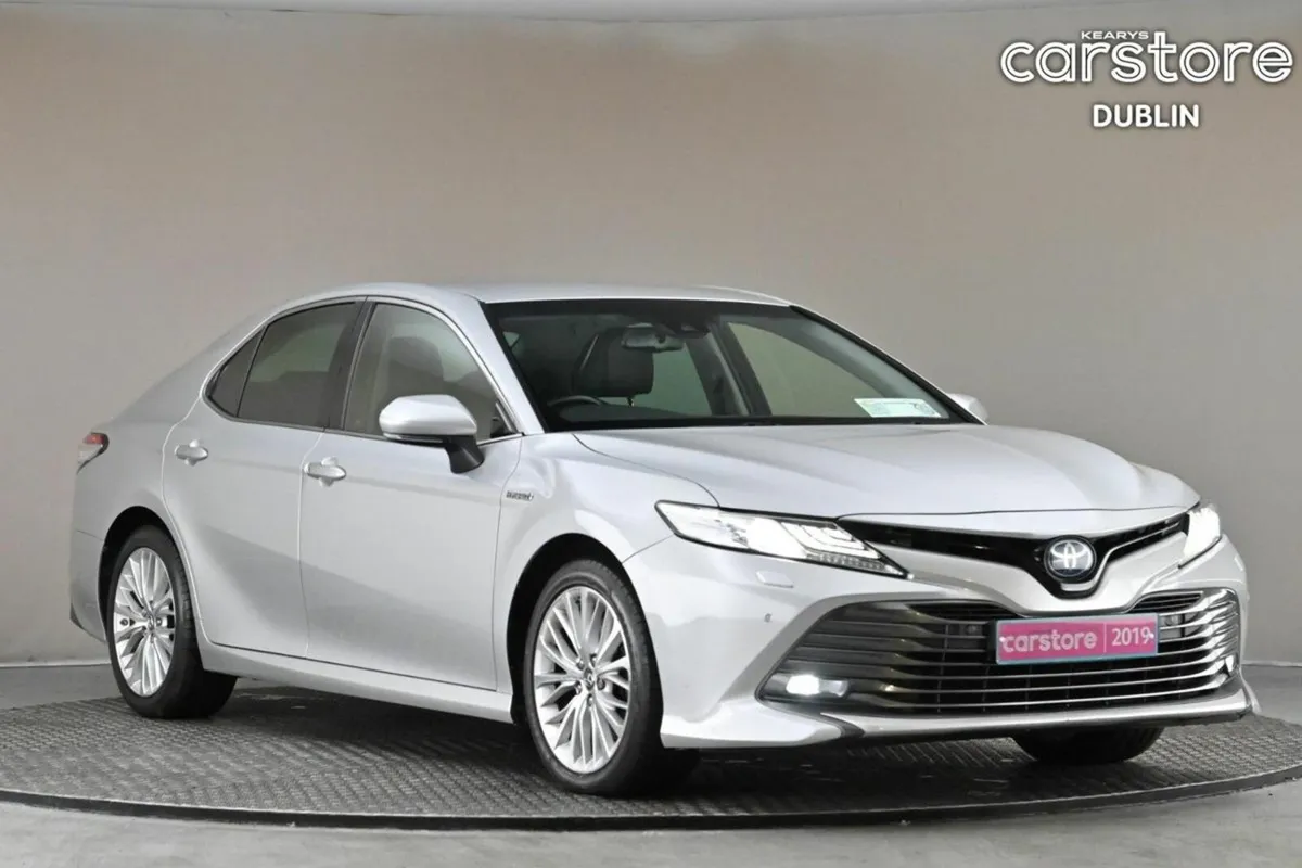 Toyota Camry 2.5 HYBRID PLATINUM **FULL LEATHER**S - Image 1