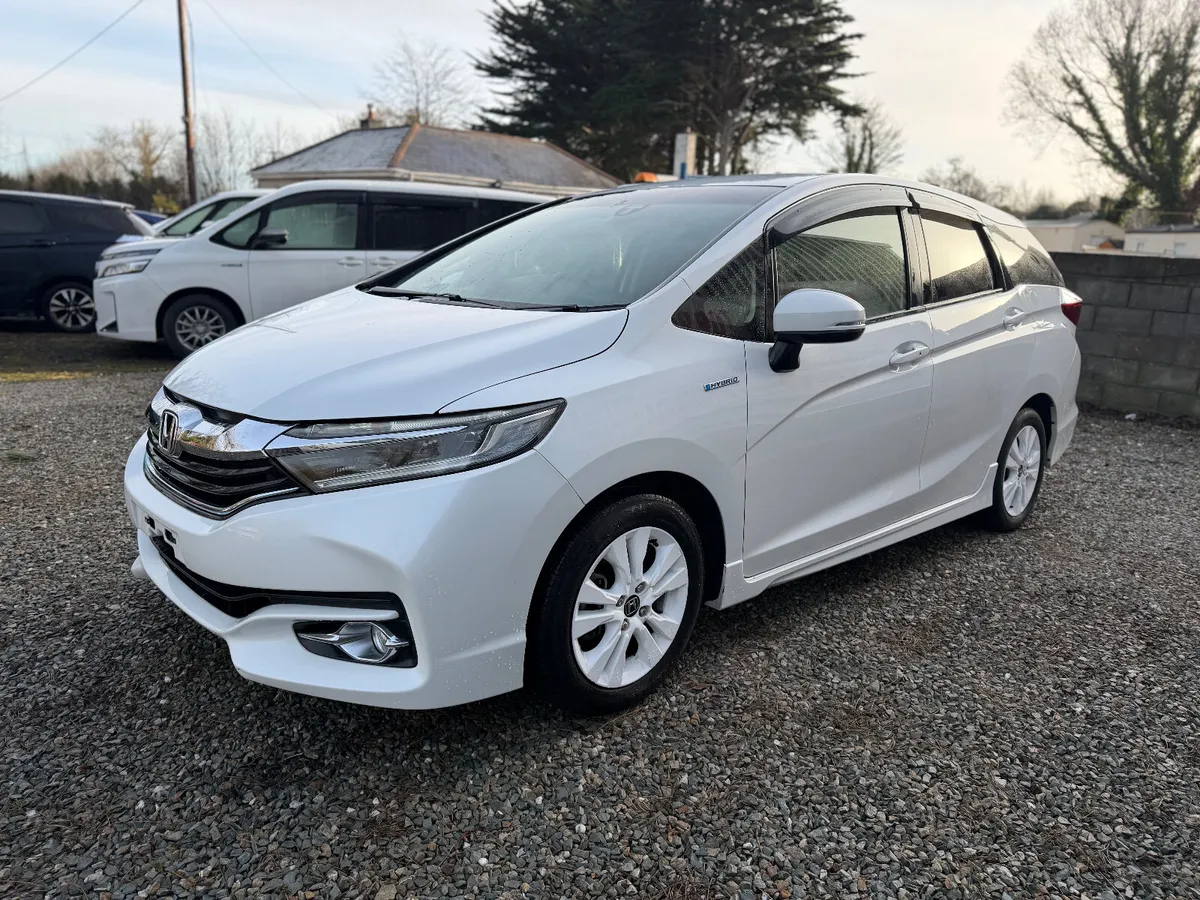 Honda Fit shuttle 2015 - Image 3