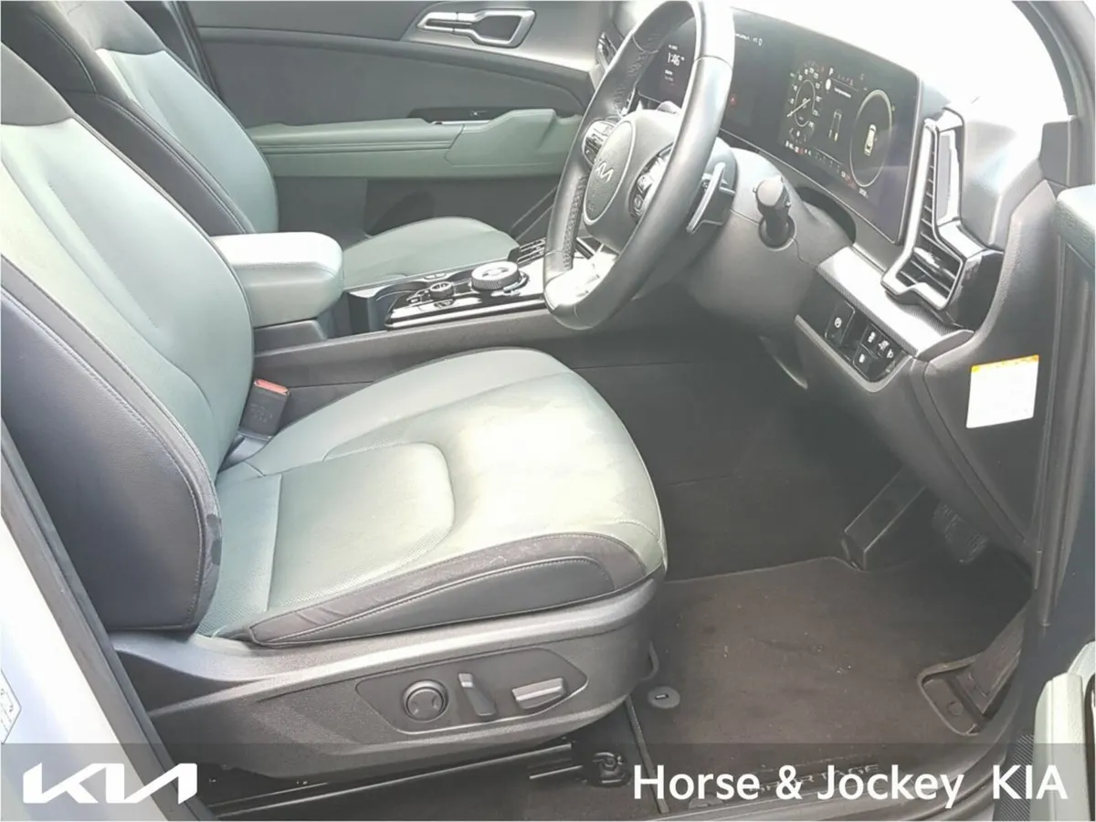 Kia Sportage Anniversary Edition Plug-in Hybrid - Image 3