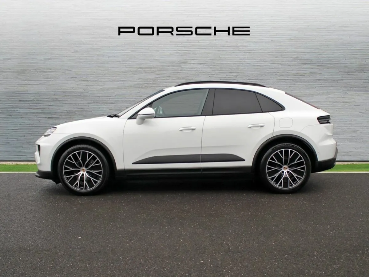 Porsche Macan 4 Electric - Image 3