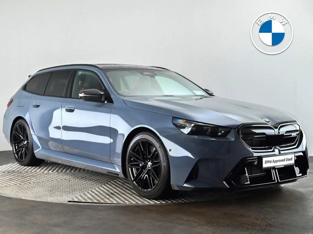BMW M5 Touring - Image 1