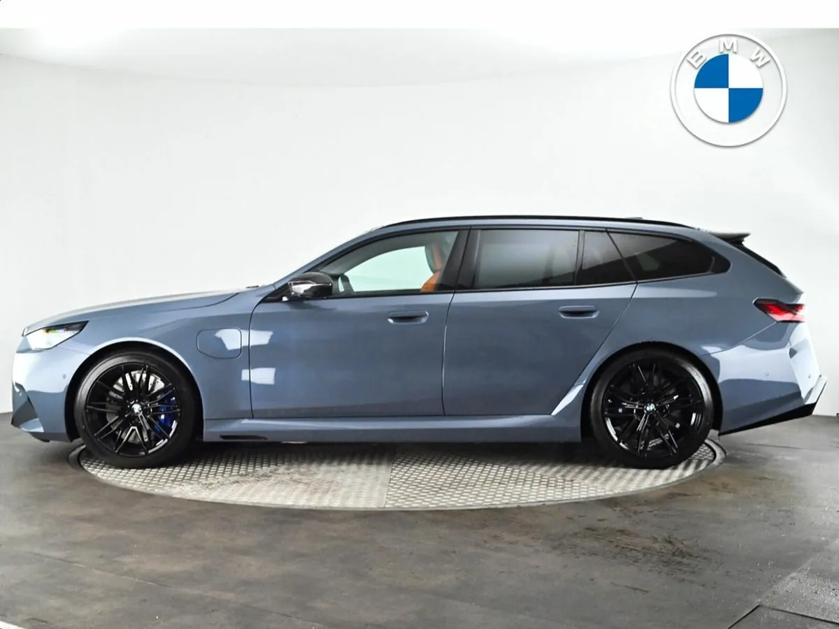BMW M5 Touring - Image 3