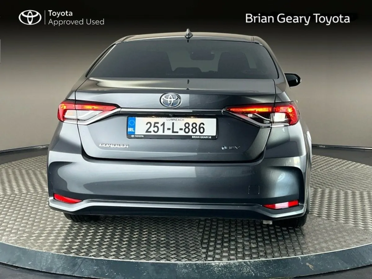 Toyota Corolla LunaSport Hybrid - Image 4