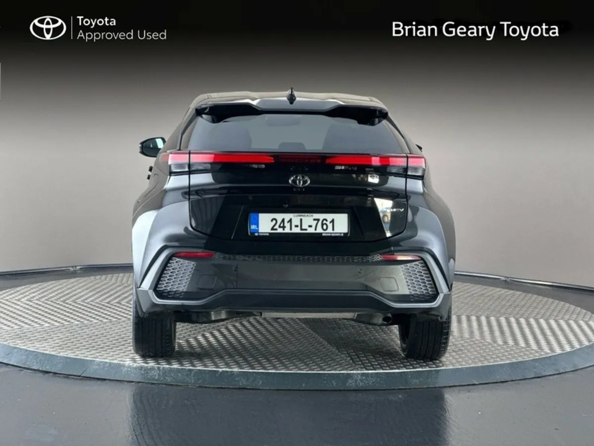 Toyota C-HR Hybrid Sport - Image 4