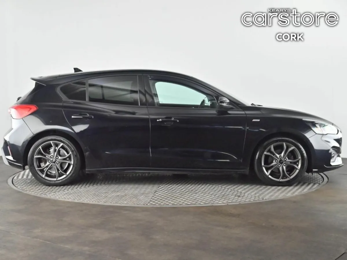 Ford Focus 1.0 EcoBoost 125PS ST-Line - Image 2