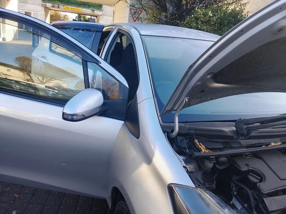 Toyota Vitz 2015 - Image 4