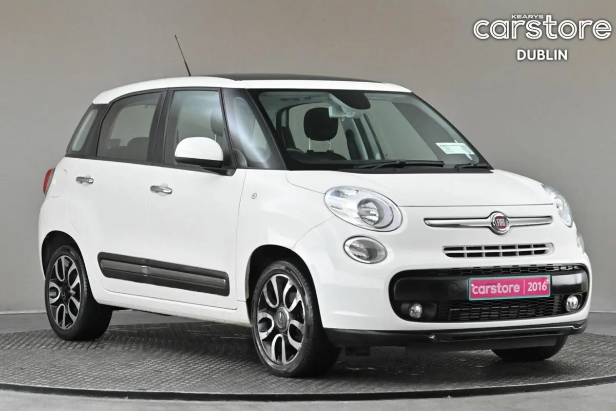 Fiat 500L 1.3 MULTIJET LOUNGE 85BHP 5SPD **PANORAM - Image 1