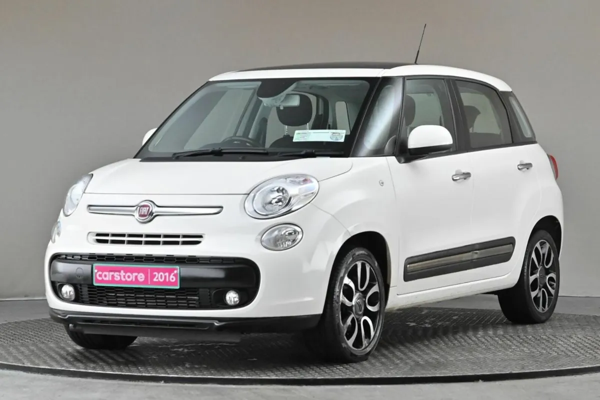 Fiat 500L 1.3 MULTIJET LOUNGE 85BHP 5SPD **PANORAM - Image 3