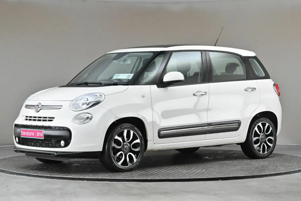 Fiat 500L 1.3 MULTIJET LOUNGE 85BHP 5SPD **PANORAM - Image 4