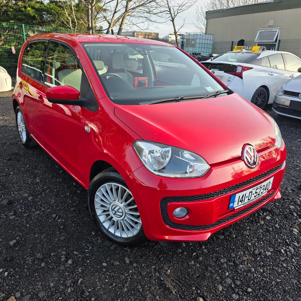 Volkswagen up! 2014 Automatic Heated Seats!!! - Image 1