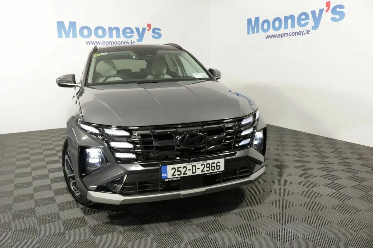 Hyundai Tucson PHEV PLATINUM 1.6L PETROL AUTOMATIC - Image 3