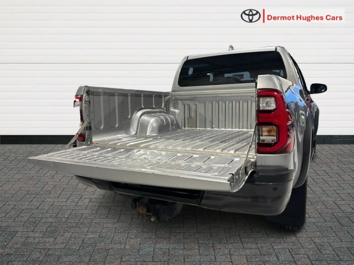 Toyota Hilux 2.8 GR SPORT 4DR A AUTO - Image 4