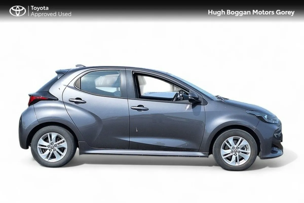 Toyota Yaris HYBRID LUNA 4DR AUTO - Image 3