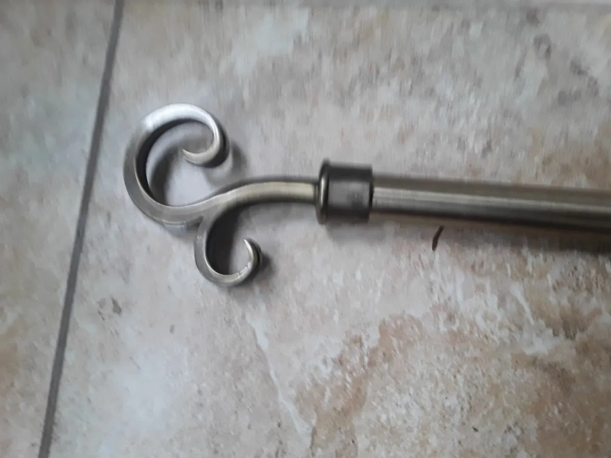 Heavy metal pole over 10 foot - Image 1