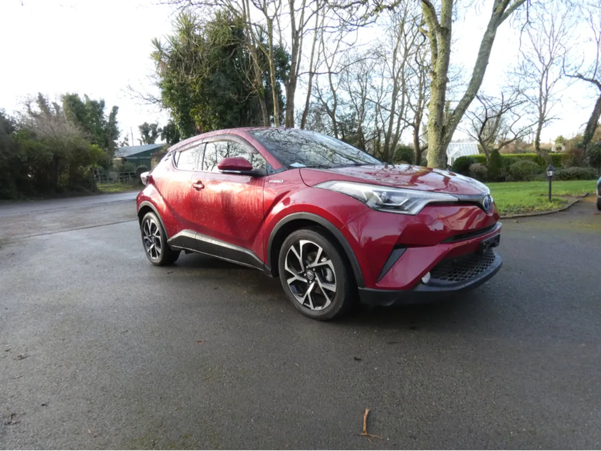 Toyota C-HR 1.8 AUTO HYBRID - Image 1