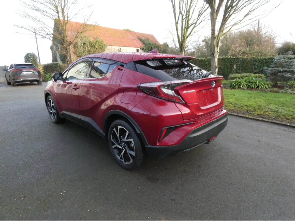 Toyota C-HR 1.8 AUTO HYBRID - Image 4