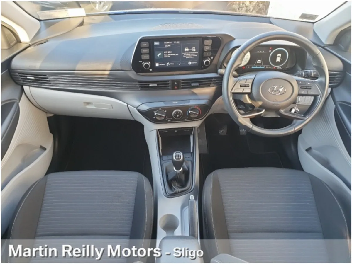 Hyundai i20 Deluxe Plus - Image 2