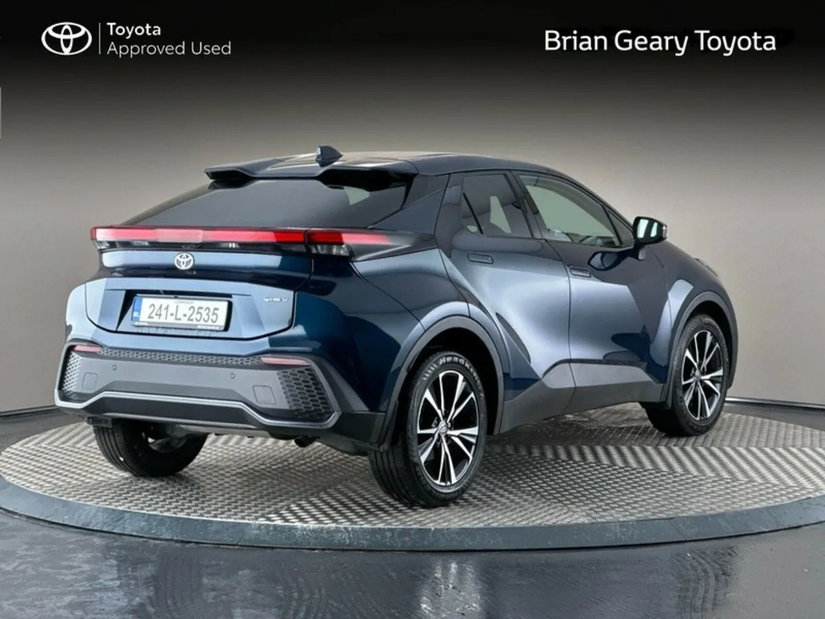 Toyota C-HR Hybrid Sport - Image 2