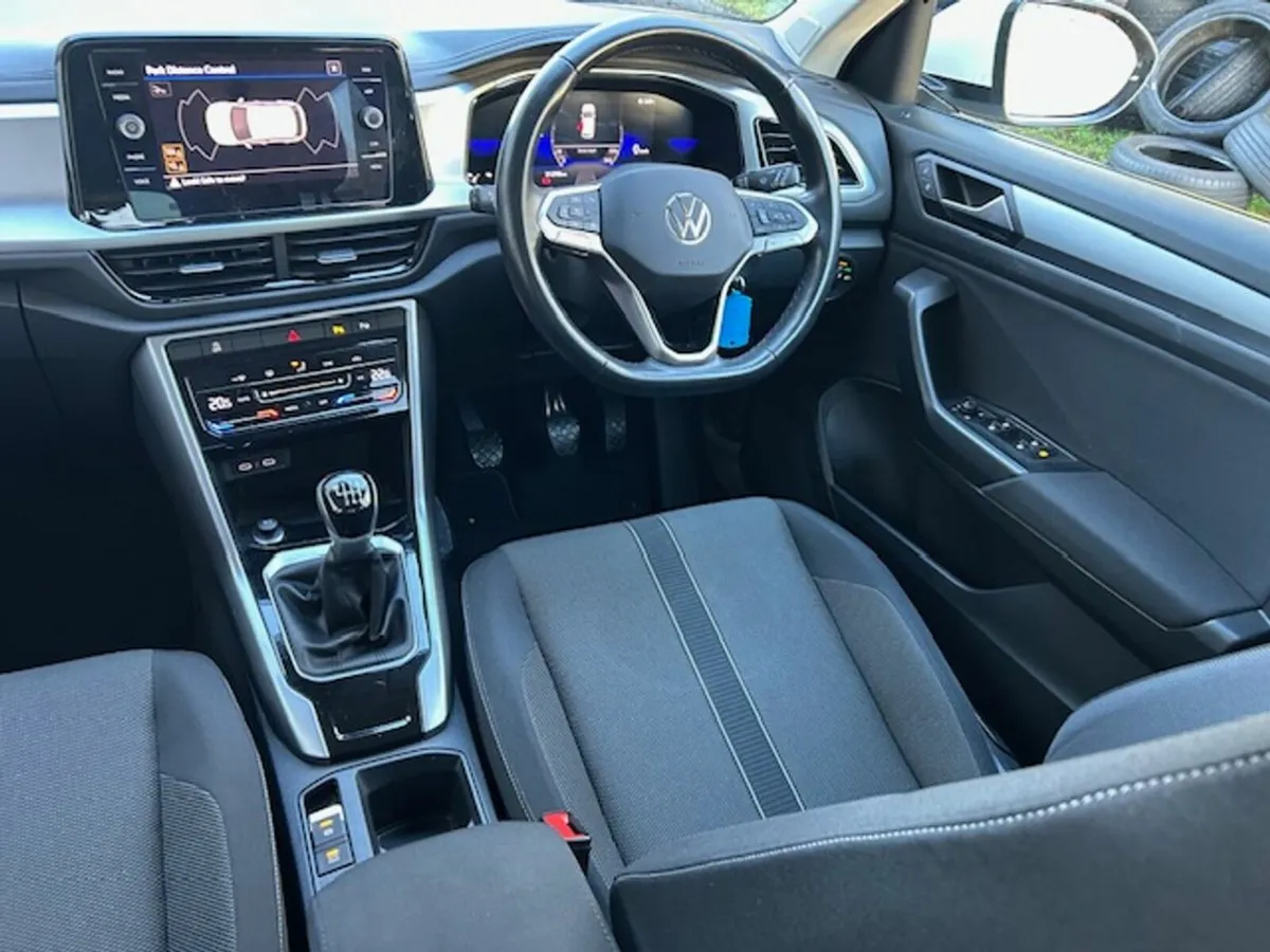 Volkswagen T-Roc 2.0 TDI 116HP Life rear view Came - Image 4