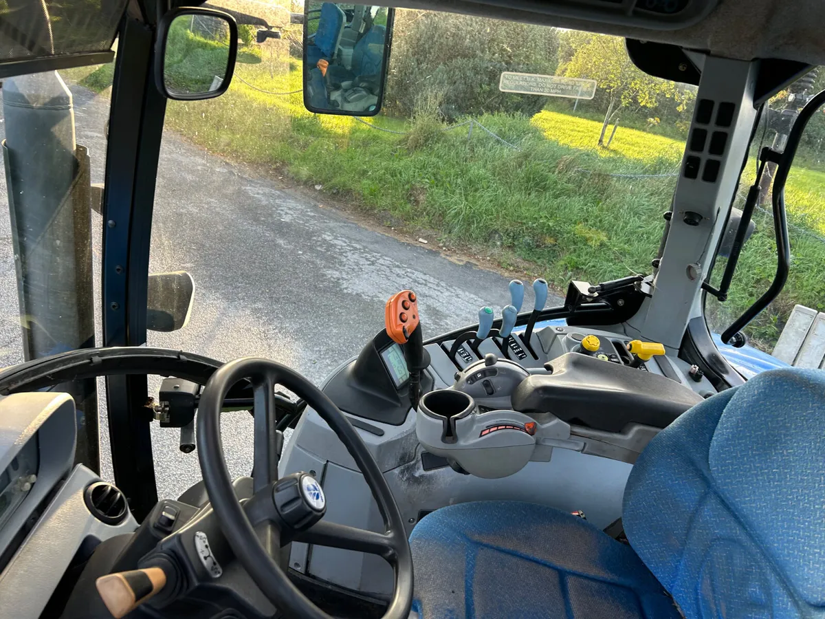 2009 New Holland T6070 - Image 4