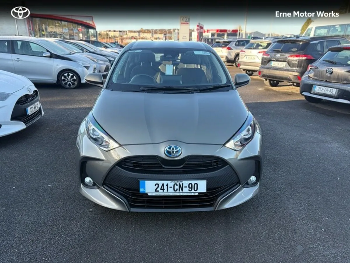 Toyota Yaris YARIS 1.5 HYBRID LUNA - Image 4