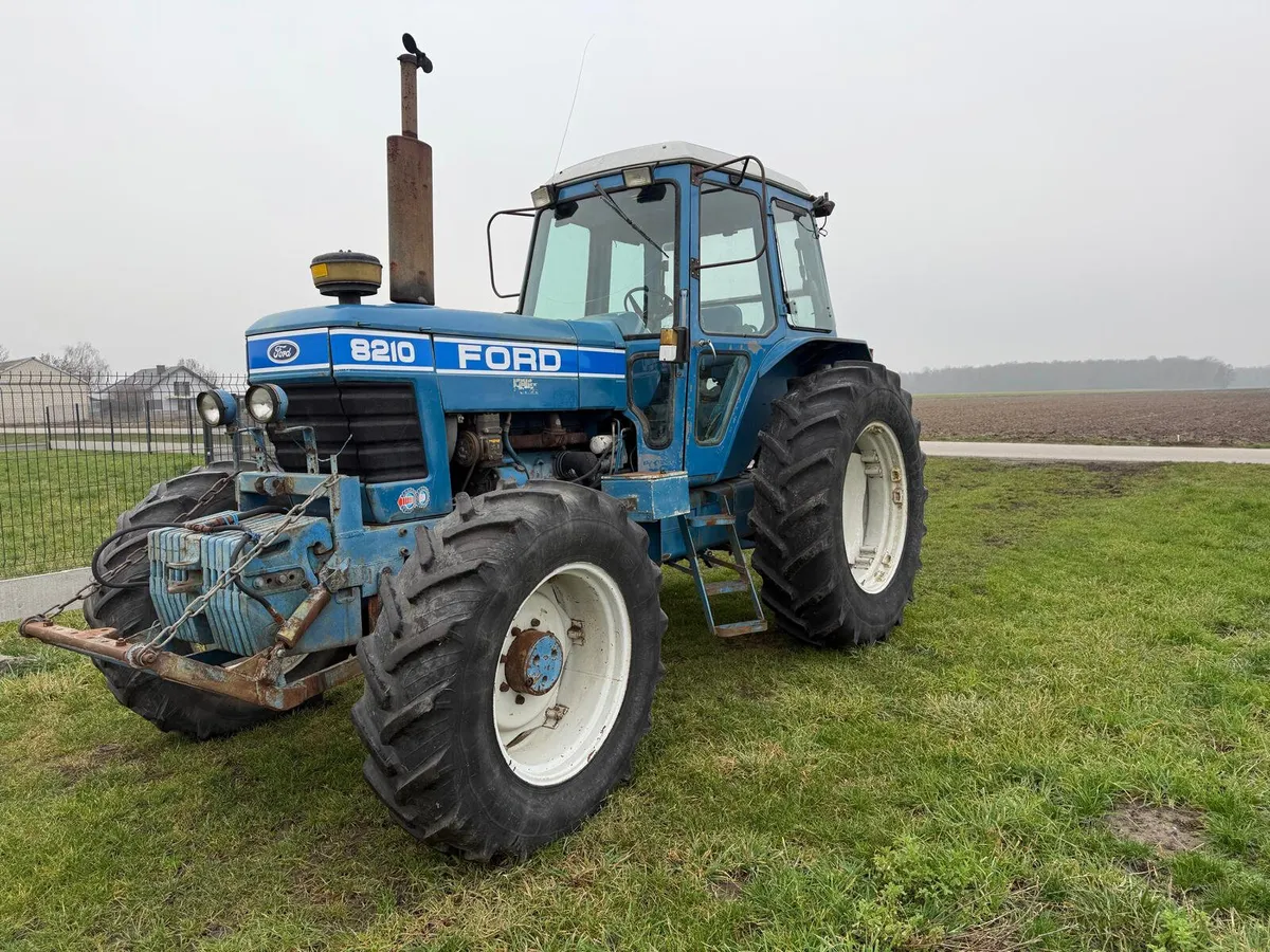 Ford 8210 - Image 2