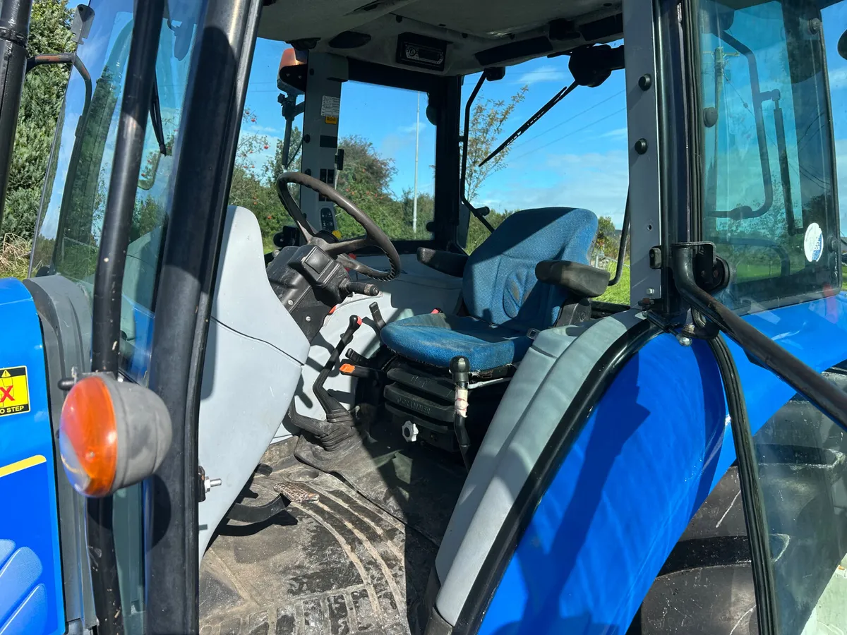 2009 New Holland T5060 2wd - Image 4