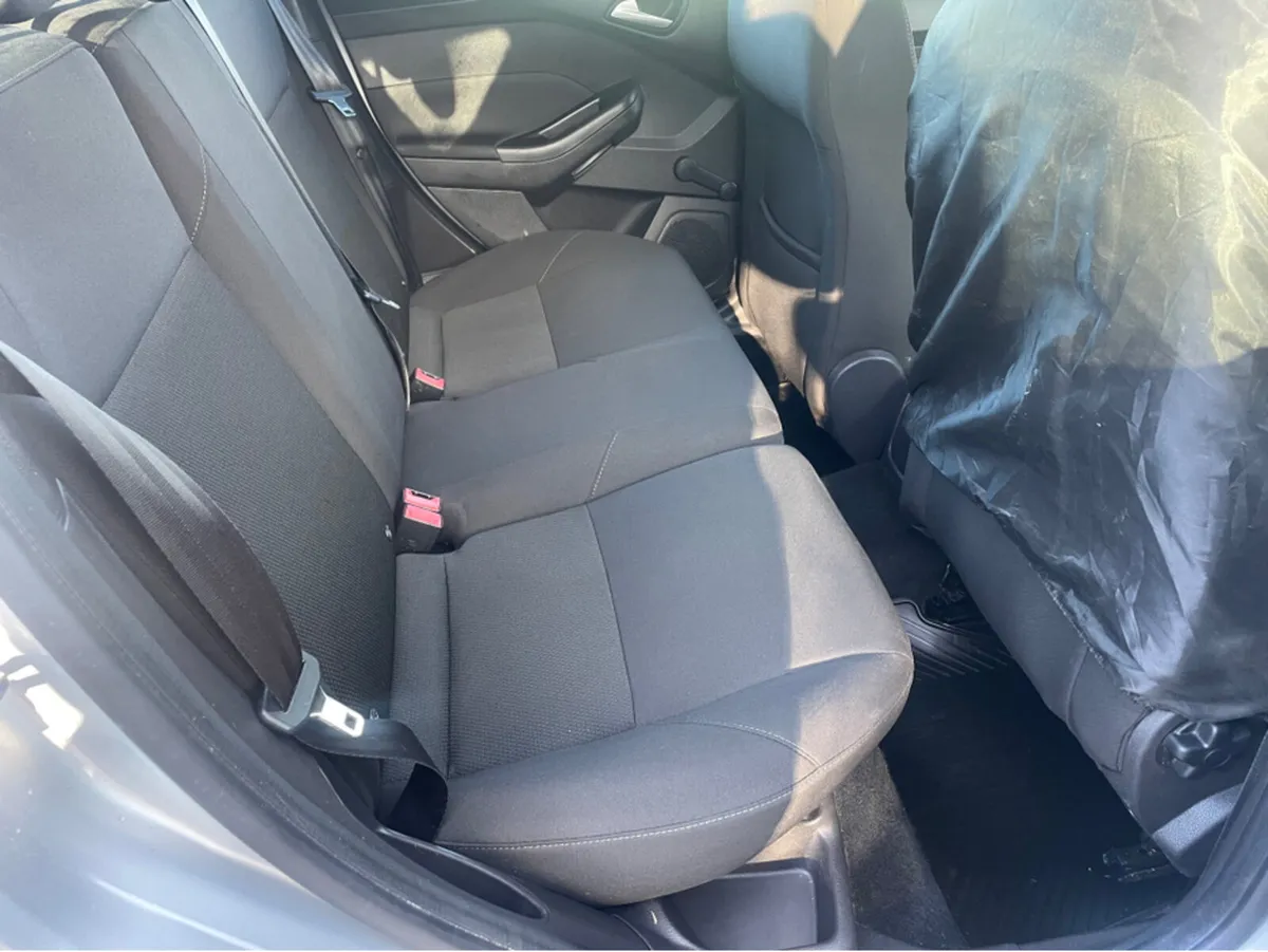 Ford Focus STYLE 1.6 TDCI 95PS 5DR 4DR - Image 3