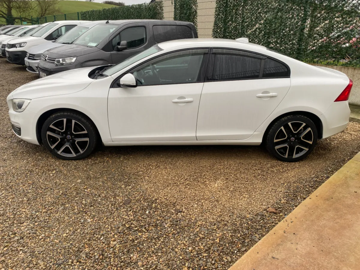 Volvo S60 2.0 AUTO DYNAMIC EDITION - Image 4
