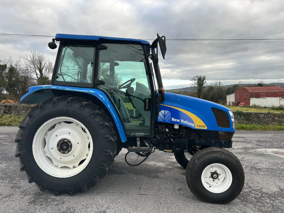 2009 New Holland T5050 2wd - Image 4