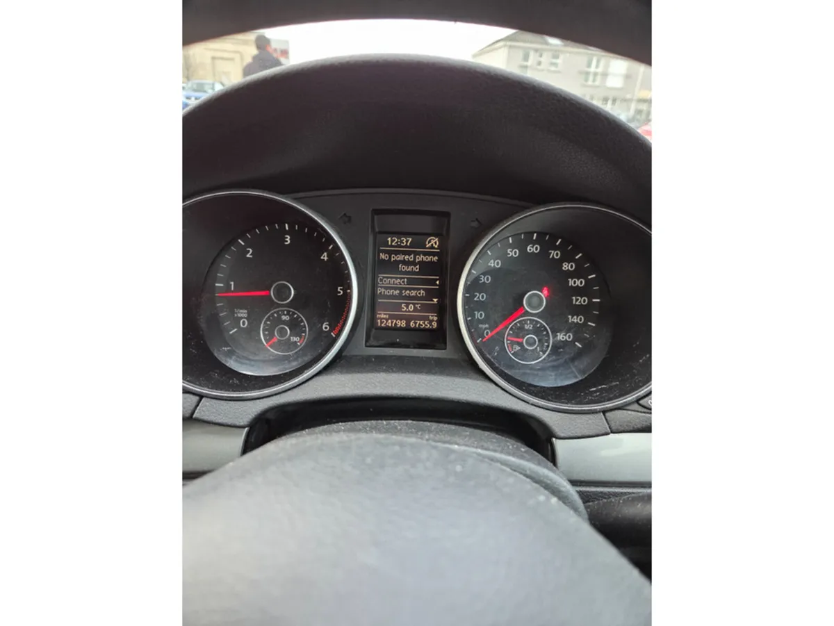 Volkswagen Golf 1.6  ** READ ADD **TDI BLUEMOTION - Image 2